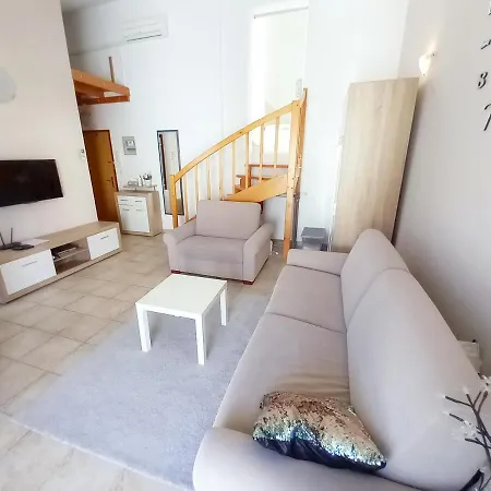 Karlo Apartment