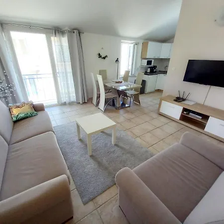 Apartment Karlo *