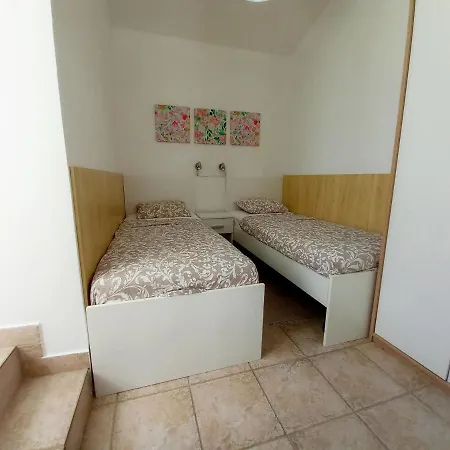 Karlo Apartment